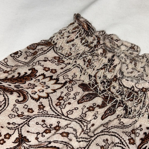 AMERICAN EAGLE OUTFITTERS | Floral Embroidered Blouse Off the Shoulder Peplum XS - Picture 7 of 9